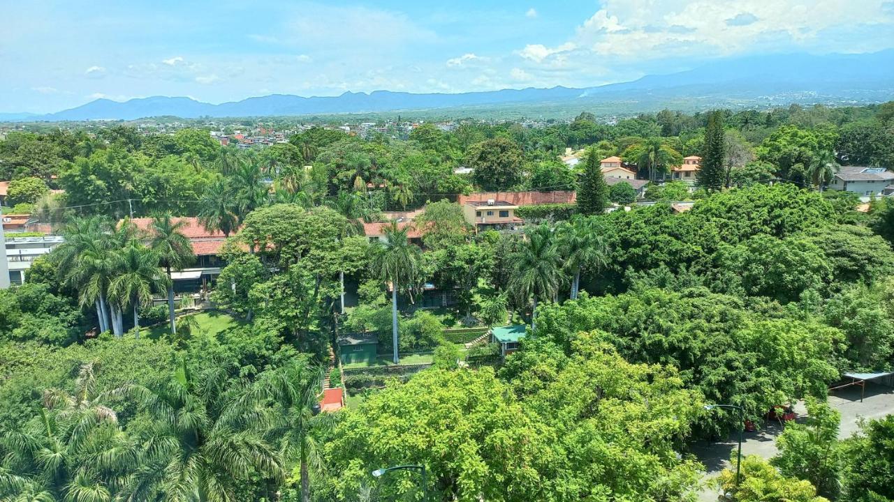 Holiday Inn Express & Suites Cuernavaca By Ihg Exterior foto