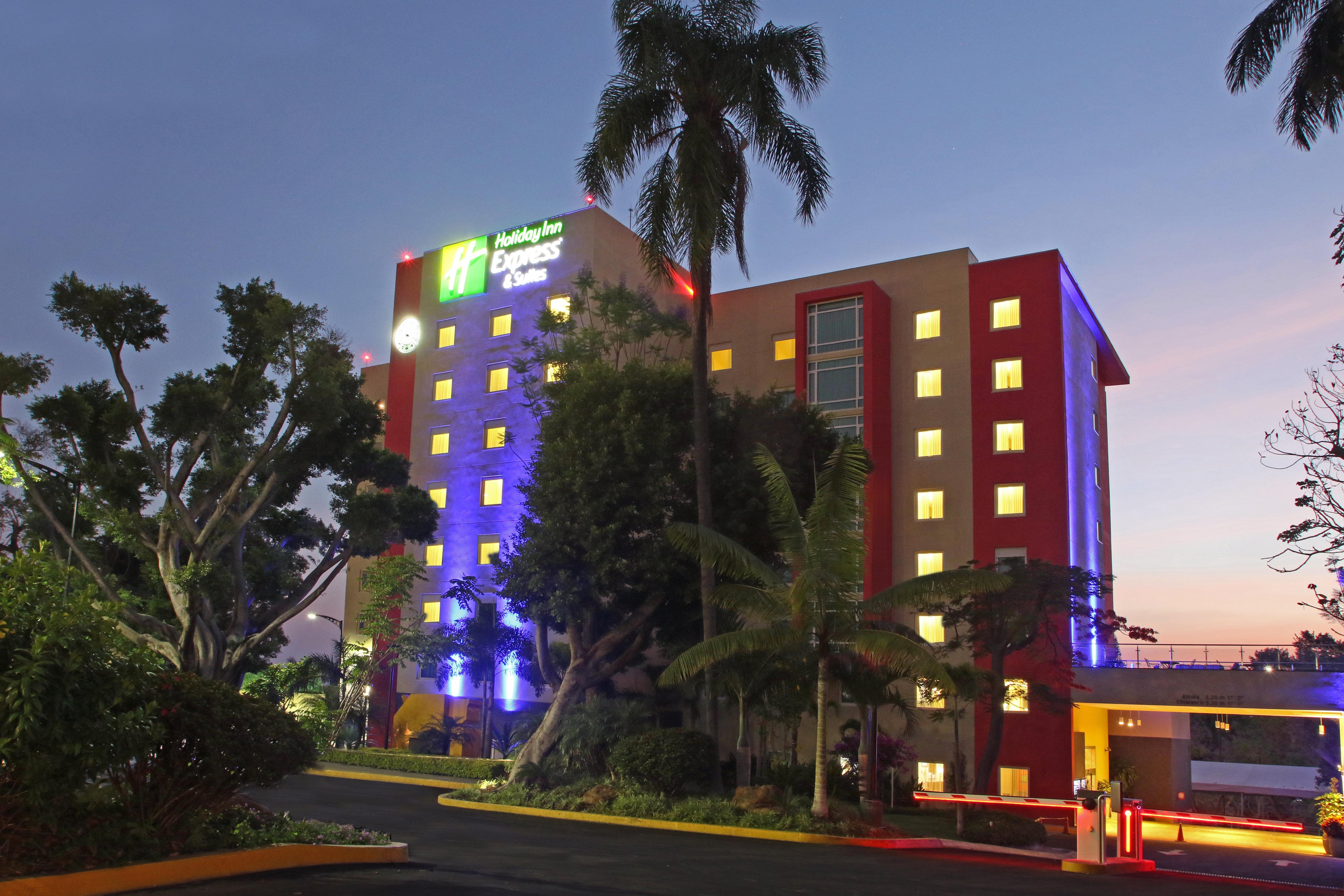 Holiday Inn Express & Suites Cuernavaca By Ihg Exterior foto